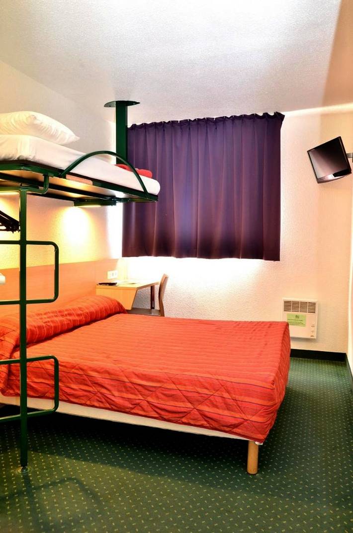 Hôtel pour 3 personnes, animaux acceptés à Chambray-lès-Tours - 2