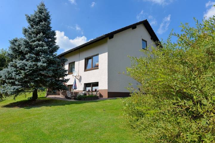 Ferienwohnung für 4 Personen, mit Balkon/Terrasse und Terrasse sowie Garten im Fichtelgebirge