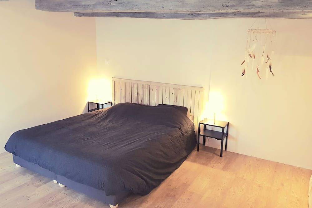 Charming cottage near Futuroscope, medieval city Chauvigny and La Roche Posay  in La Puye, Vienne