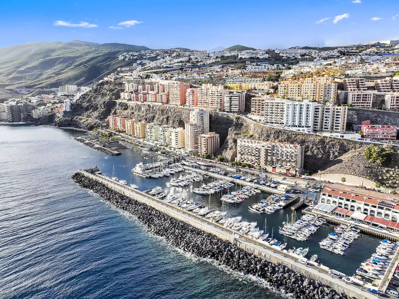 Apartamento entero, 4 estancias 6 personas in Radazul Bajo, El Rosario