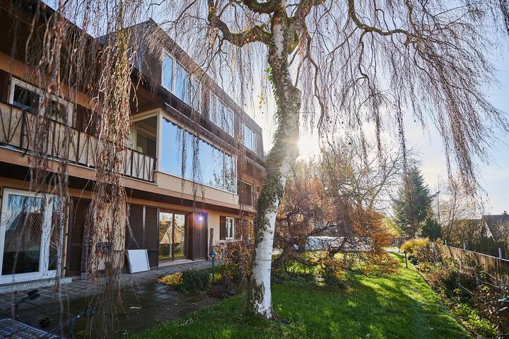 Ferienhaus für 11 Personen, mit Balkon und Whirlpool sowie Garten in Weingarten