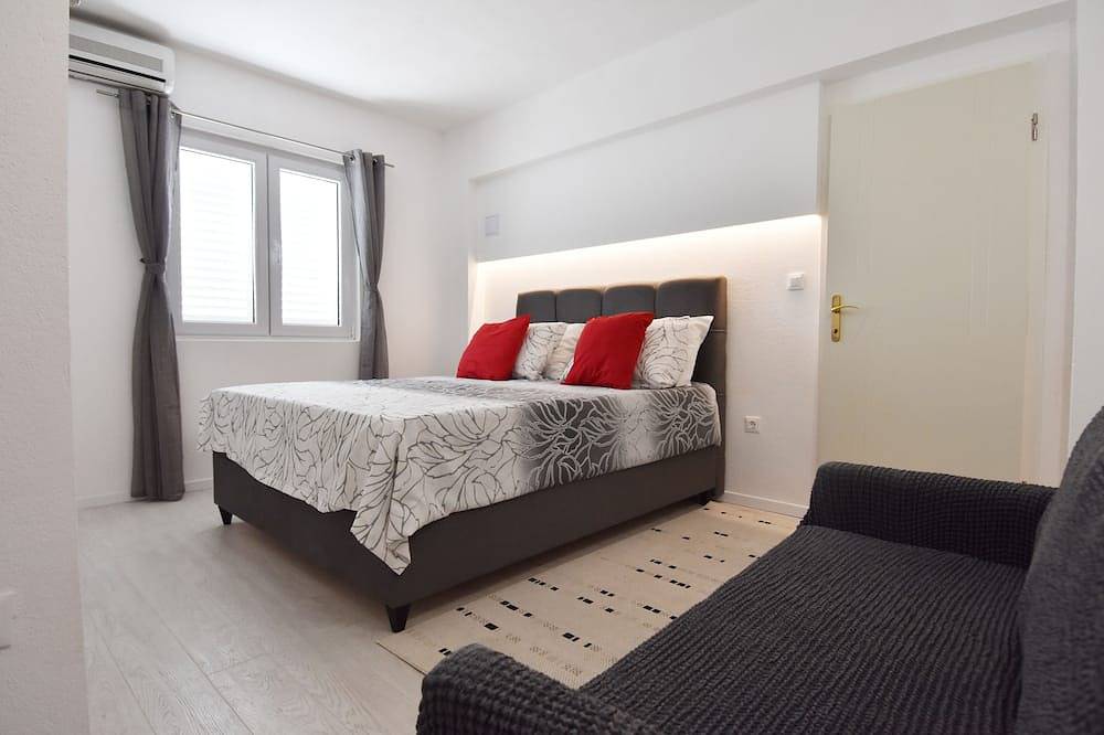 Luxury Villa With Stunning Views, Private Pool, Private Tennis Court, Mini Golf in Podgora, Rivera de Makarska