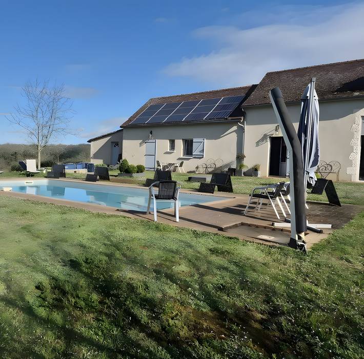 Chambre d’hôte pour 2 personnes, avec jardin, adapté aux familles à Gabillou