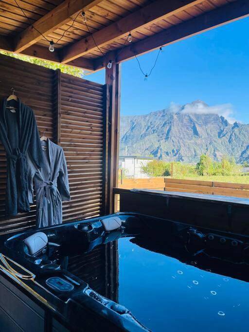Maison de vacances pour 4 personnes, avec jacuzzi ainsi que jardin et terrasse