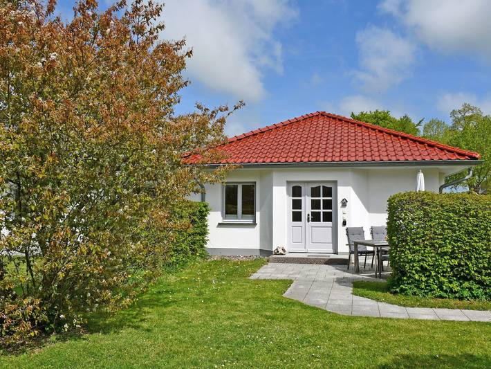 Ferienwohnung für 2 Personen, mit Terrasse und Garten auf Rügen