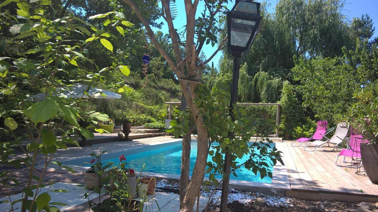 Appartement entier, Two-Bedroom Apartment in Saint-Martin-de-Brômes, Alpes-de-Haute-Provence