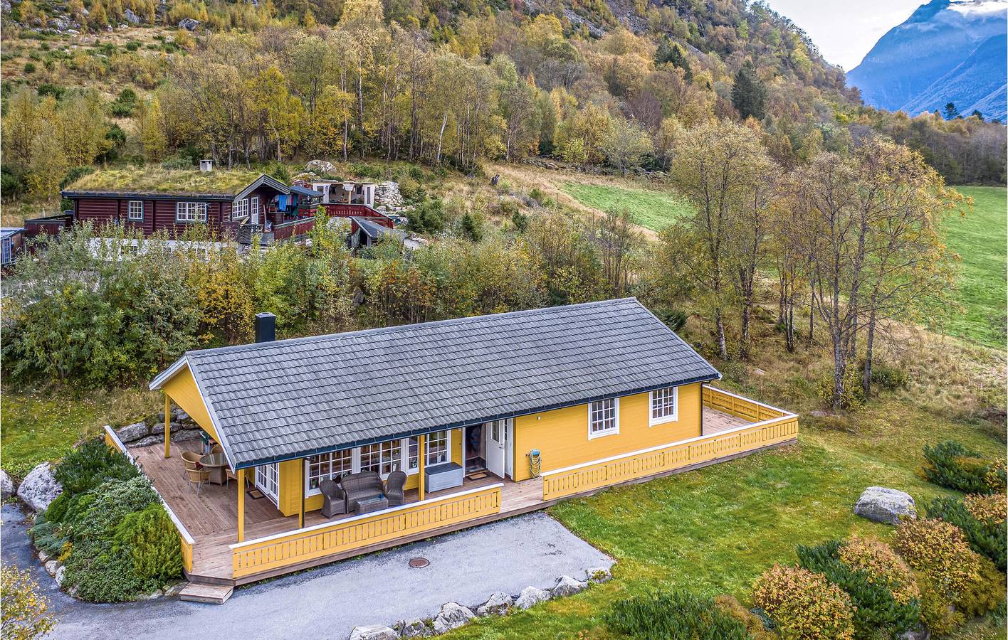 Ferienhaus für 8 Personen mit Terrasse in Sykkylven