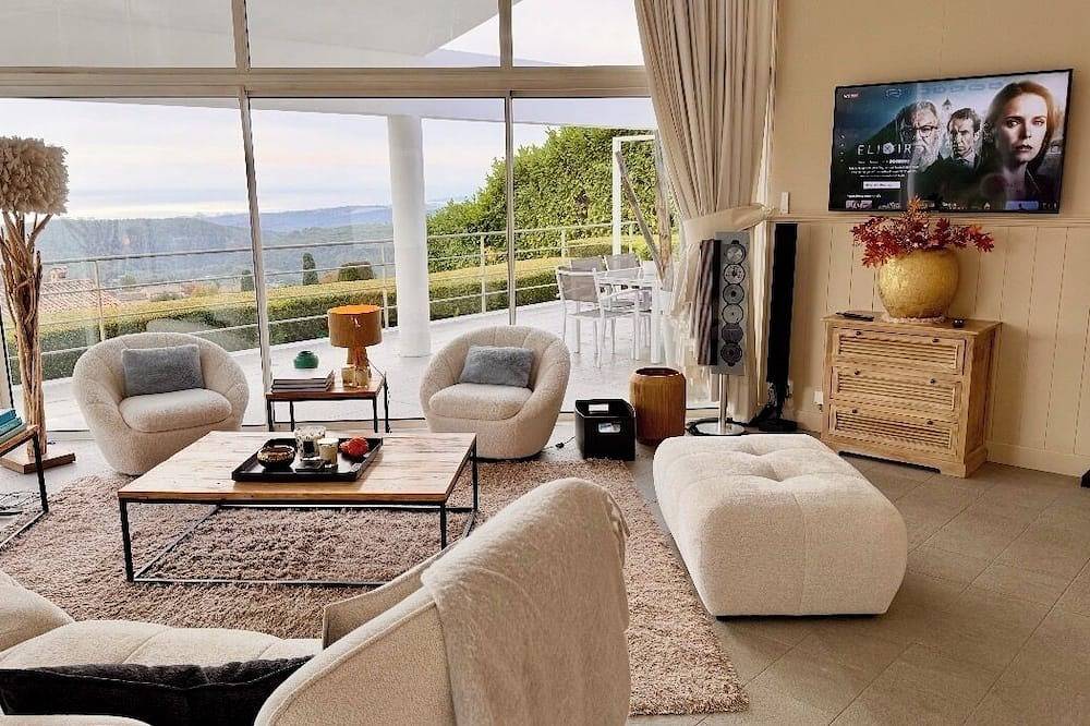 Atemberaubender Meerblick in exklusiver Designvilla!Sommer- und Winterdestination! in Tourrettes-sur-Loup, Mittelmeerküste (Frankreich)