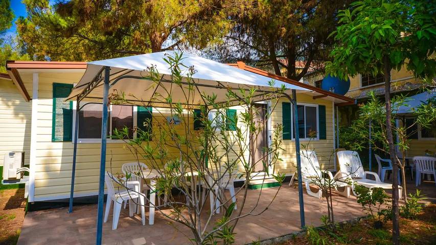 Bungalow für 5 Personen, mit Terrasse und Pool, mit Haustier in Toscolano-Maderno