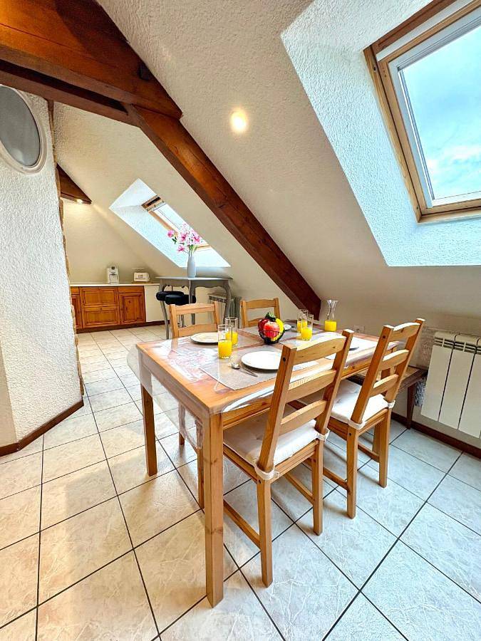 Gîte pour 4 personnes, avec vue et vue sur le lac à Aiguebelette-le-Lac - 2