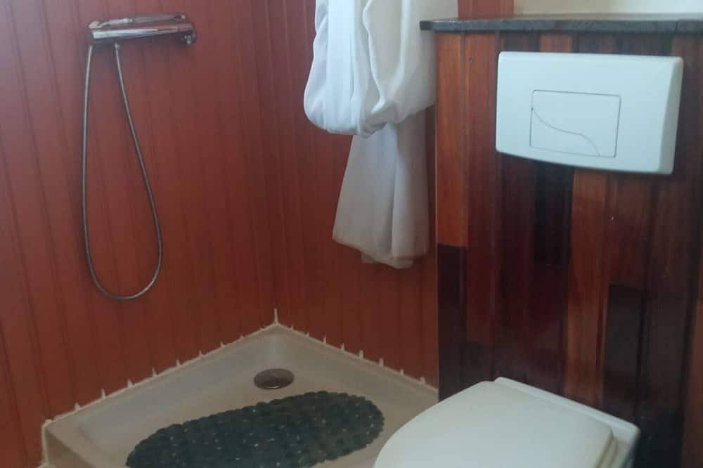 Family house, terrace, sleeps 9 + 1 baby, tv in Prades (Perpiñan), Región de Prades (Francia)