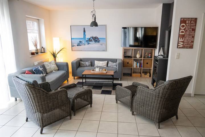 Ferienhaus für 8 Personen, mit Terrasse und Garten in Krummhörn - 3