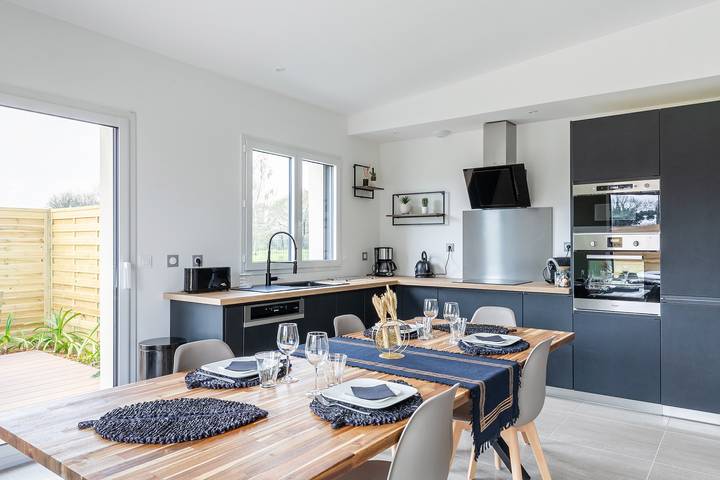 Location de vacances pour 6 personnes, avec terrasse ainsi que jacuzzi et jardin à Combrit - 4