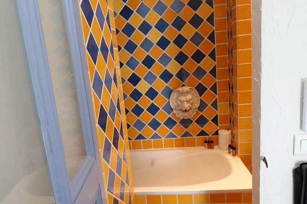 La Villa Roseraie , Hotel Familial Ouvert Toute L Annee Animaux Acceptes in Vence (Alpes Marítimos), Region de Cannes
