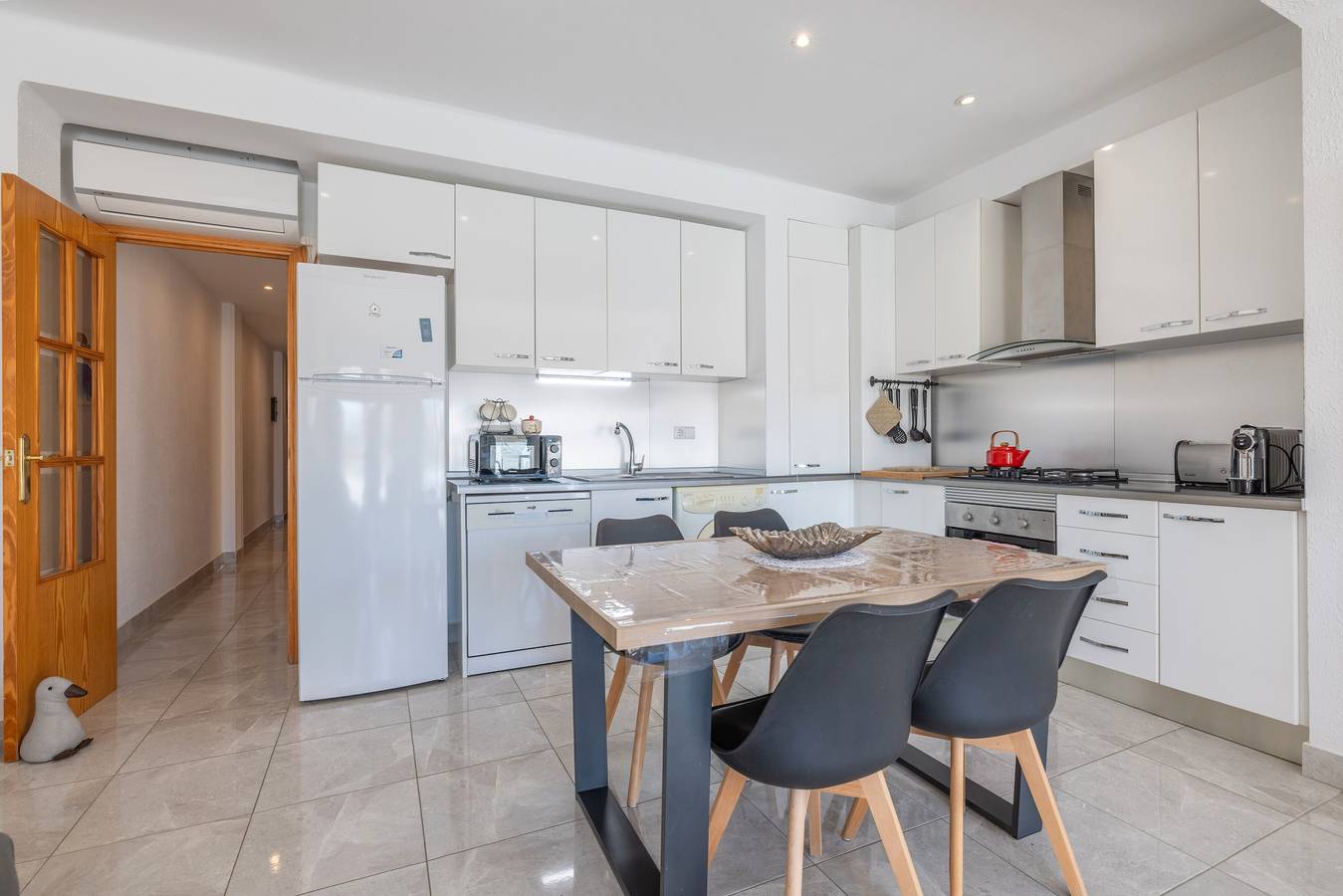 Ganze Wohnung, Ferienwohnung 'Mestral' mit Balkon, Wi-Fi und Klimaanlage in Cambrils, Costa Dorada