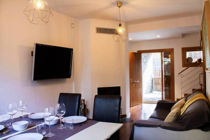 Casa rural para 8 personas, con vistas además de terraza y piscina en Valle de Tena - 4