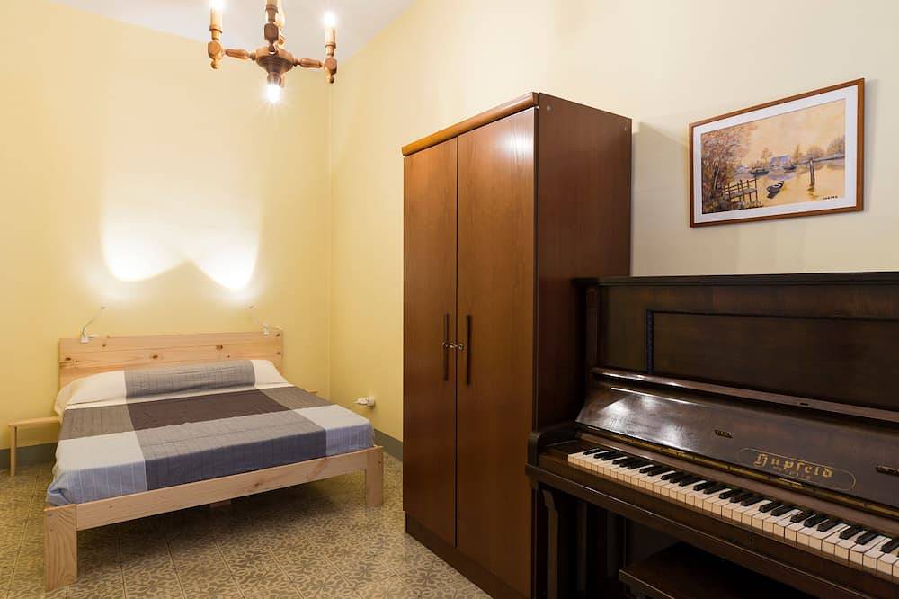 Terraced house at the beach. Barcelona. Free Wifi in Canet de Mar, Costa del Maresme