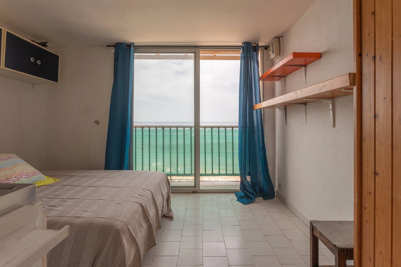 Ganze Wohnung, Ferienwohnung 'Porte Rouge 3' mit Meerblick in Toulon Region