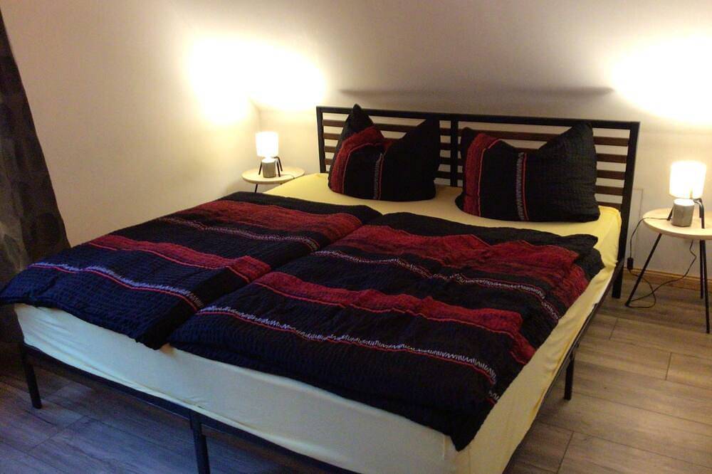 Neu Stadtrand Berlin: \"The Welsh Dragon\" (Nr. 56) in Schönwalde-Glien, Havelland