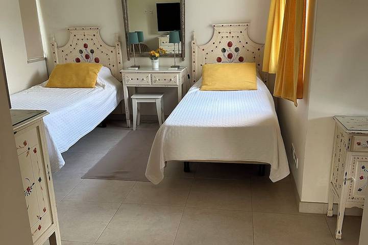 Luxuriöse freistehende Villa mit 4 Schlafzimmern und Meer-, Golf- und Bergblick in Vale do Lobo, Almancil