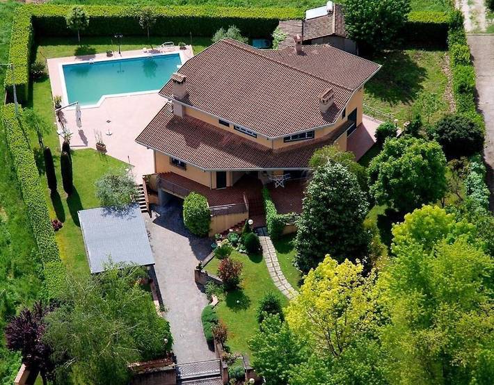 Chambre d’hôte pour 2 personnes, avec piscine ainsi que jardin et vue, adapté aux familles - 1