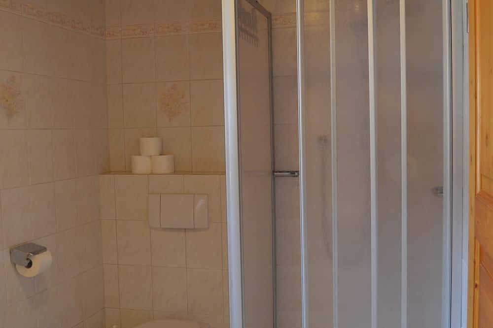Ganze Wohnung, Fewo 6 -  Silbergblick, für 1-4  Pers., ca. 70 qm, 2 Schlafzimmer, Wohnzimmer mit Kochecke, Du/Wc, Balkon in Bischofswiesen, Berchtesgadener Alpen