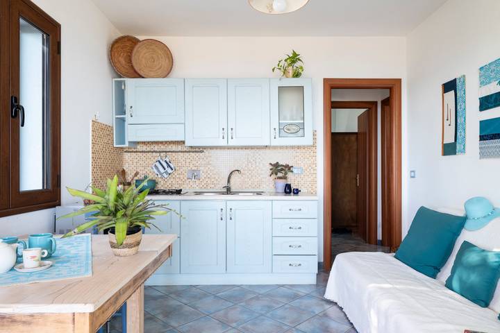 Ganze Wohnung, Ferienwohnung 'Vista Mozzafiato' mit Meerblick, Wi-Fi und Klimaanlage in Santa Maria Navarrese, Baunei