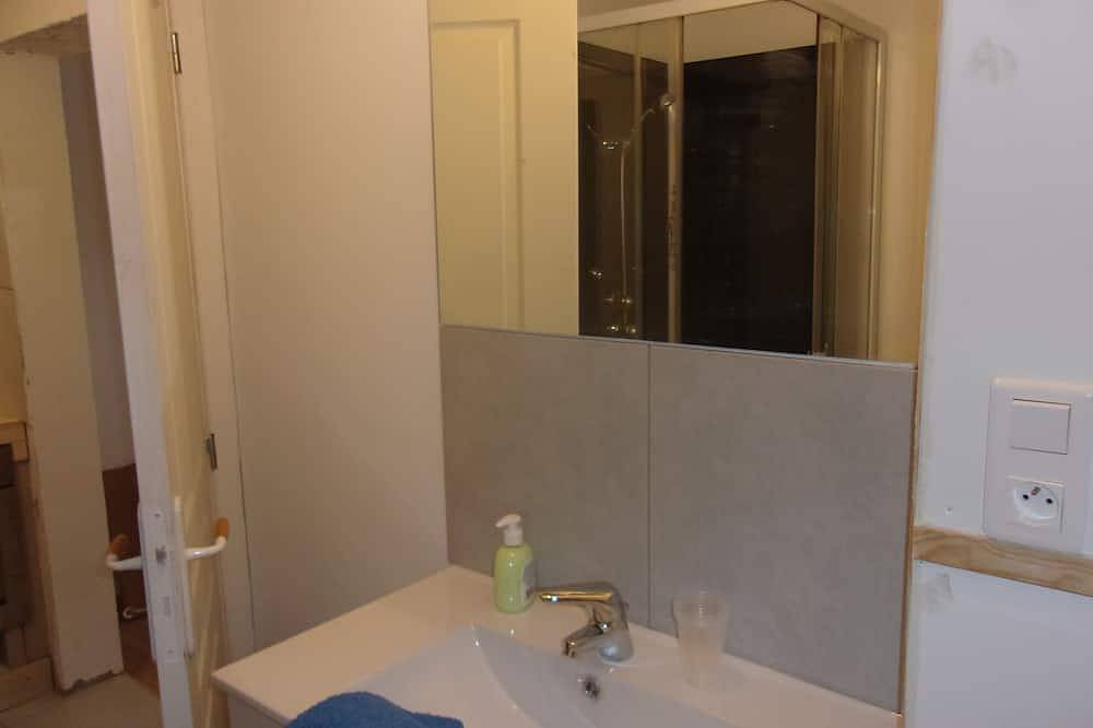 Apartamento entero, Estudio independiente para 2/3 personas en Bagnols en Forêt in Bagnols-en-Forêt, Region de Draguignan