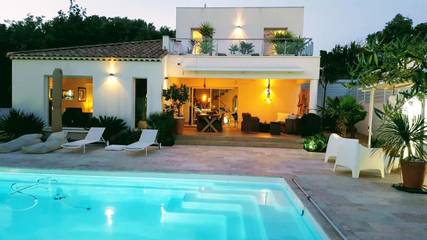 Chambre d’hôte pour 4 personnes, avec jardin et terrasse ainsi que piscine et vue à Salon-de-Provence