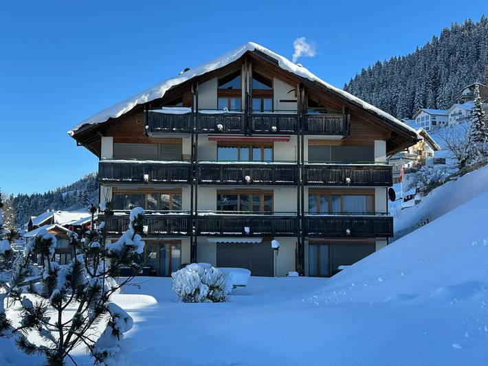 Ferienwohnung für 4 Personen, mit Terrasse in Mundaun