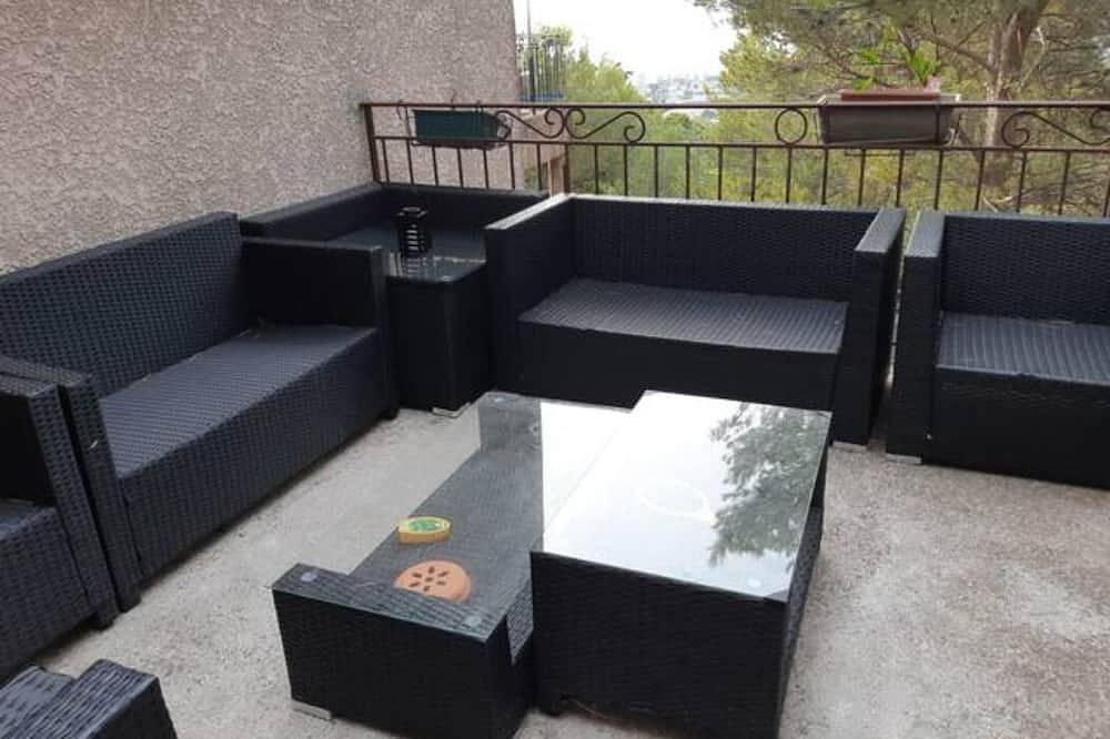 Chambre à louer dans villa St Clair à Sète-R- vue sur Etang de Thau in Mont Saint-Clair, Sète