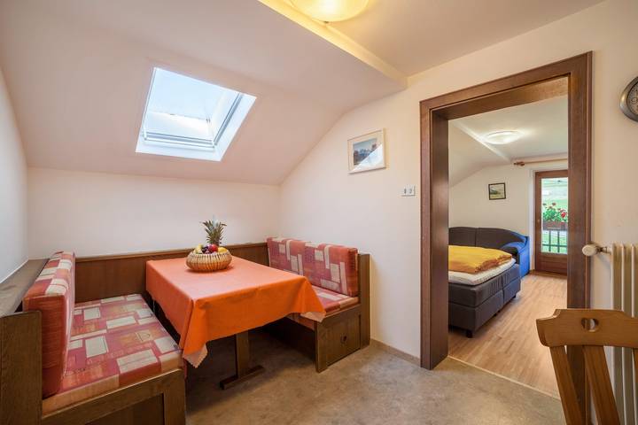 Entire apartment, Apartment "Rieglhof Hennennest" with Mountain View, Garden & Wi-Fi in Graun, South Tyrol