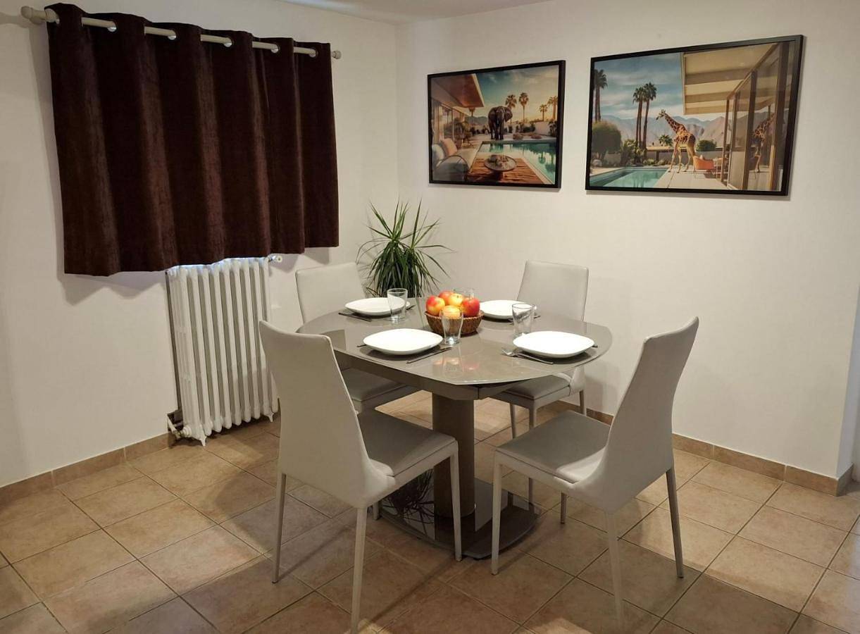 Appartement entier, Two-Bedroom Apartment in Coupvray, Seine-et-Marne