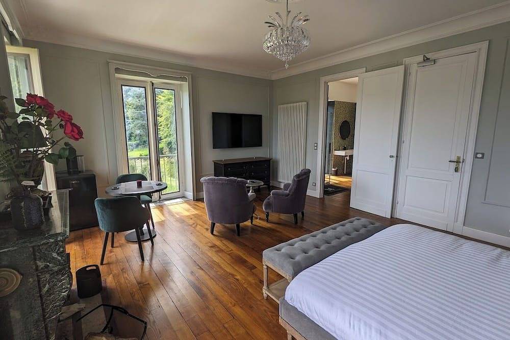 Manoir Historique à Proximité de Sentiers de Randonnées. Ideal Pour les Familles in Bagnères-de-Bigorre, Hautes-Pyrénées