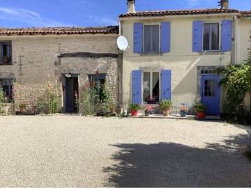 Chambre d’hôte pour 4 personnes, avec terrasse et vue à Paillé
