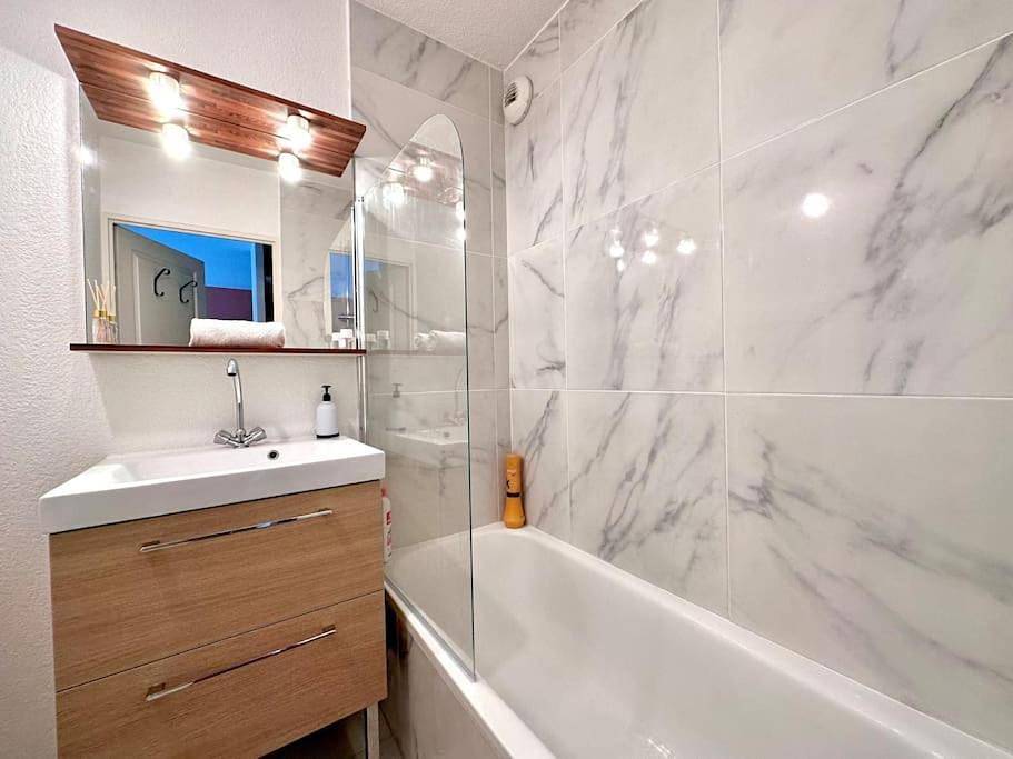 Appartement entier, One-Bedroom Apartment in Eysines, Région de Bordeaux