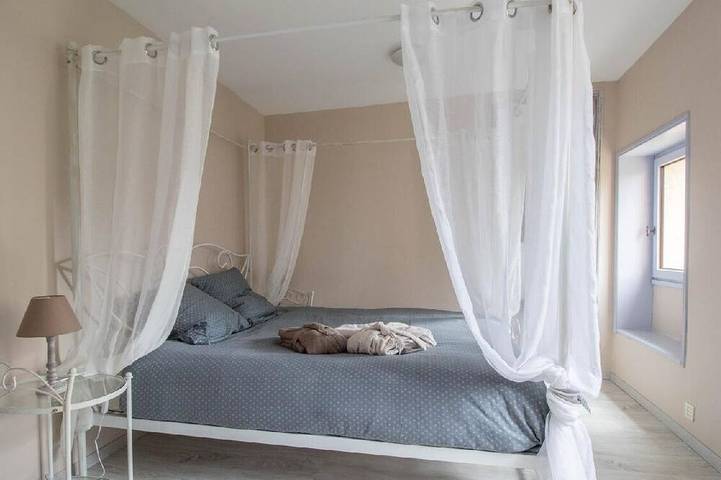 Location de vacances pour 10 personnes, avec jardin et terrasse à Courpière - 2