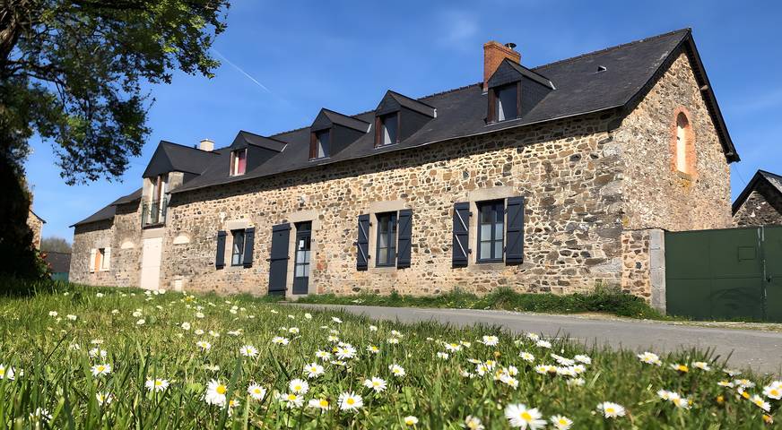 Gîte pour 9 personnes, avec Jardin à Vaiges