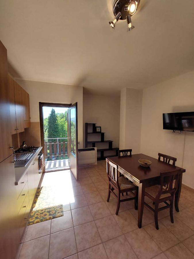 Gîte pour 4 personnes, avec balcon ainsi que vue sur le lac et vue, animaux acceptés à San Giovanni in Fiore