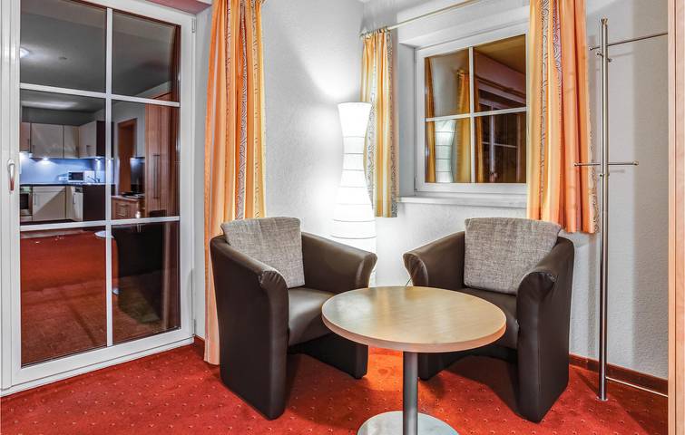 Ganze Ferienwohnung, Gemütliches Alpenrefugium: Sauna, Terrasse, Parkplatz in Lechtaler Alpen, Sankt Anton am Arlberg