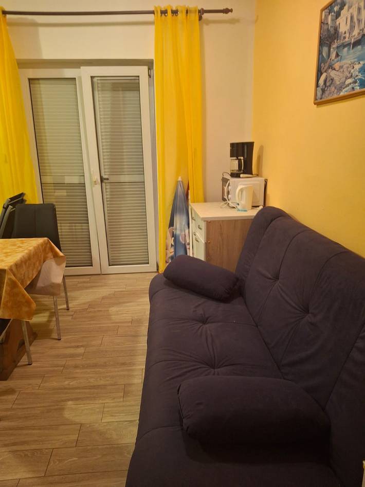 Gîte pour 4 personnes, avec balcon dans Rab - 2