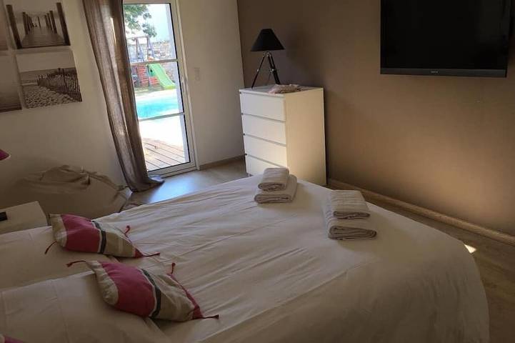 Location de vacances pour 8 personnes, avec jacuzzi et jardin à Nieul-sur-Mer - 4