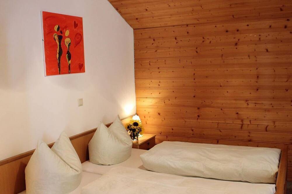 Ganze Wohnung, Haus Simma - Ferienwohnung mit Balkon in Dalaas, Verwall