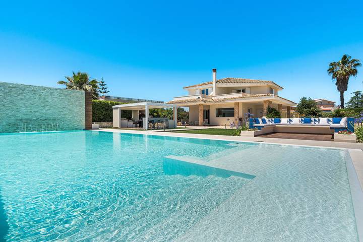 Villa pour 6 personnes, avec terrasse et jardin - 1
