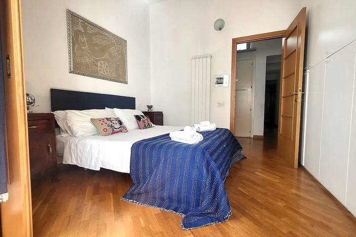 Ganze Wohnung, Beautiful 100sqm flat in the heart of Cagliari. Parking, 2 bedrooms, 2 bathrooms in Marina (Sardinia), Cagliari