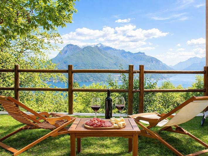 Ferienhaus für 4 Personen, mit Ausblick und Seeblick sowie Garten, mit Haustier in Comune di San Siro - 2
