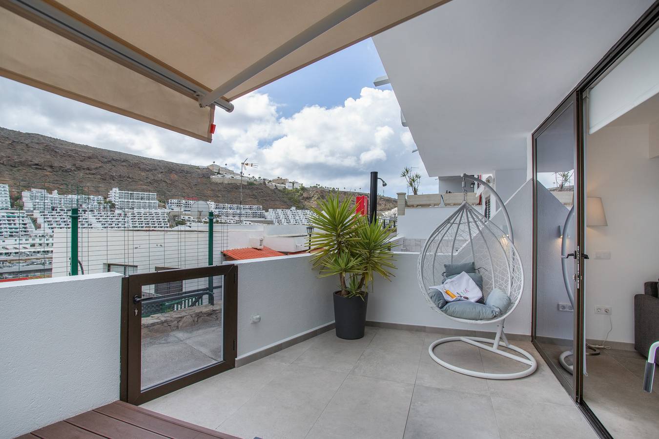 Entire apartment, Vacation Apartment 'Sun and Serenity Pool Wifi' with Sea View, Wi-Fi and Air Conditioning in Puerto Rico (Gran Canaria), Mogán