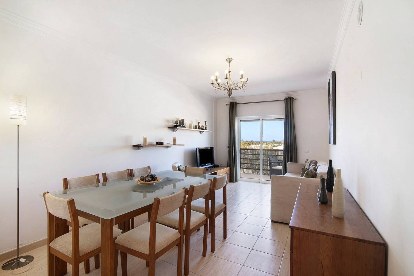 Appartamento intero, Appartamento 'Salgados Sea View' con piscina condivisa, Wi-Fi e aria condizionata in Guia, Distretto di Faro