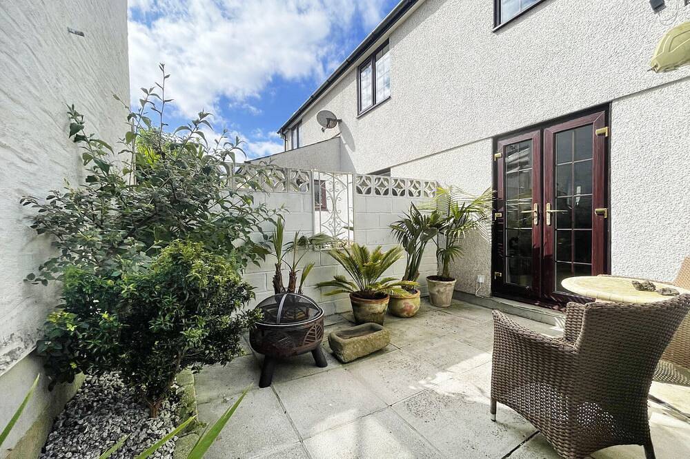 Driftwood, Crantock, sandy beach & coastal walks in Crantock, Cornwall