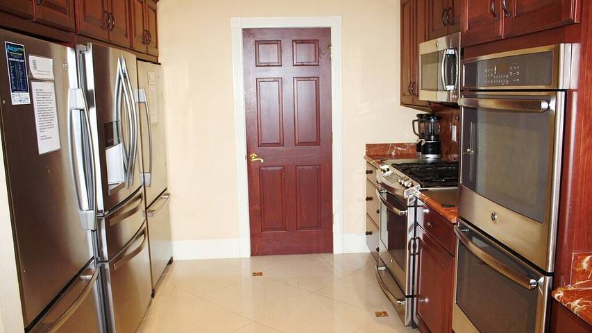 Vacation house for 44 people, with terrace and hot tub in Kill Devil Hills